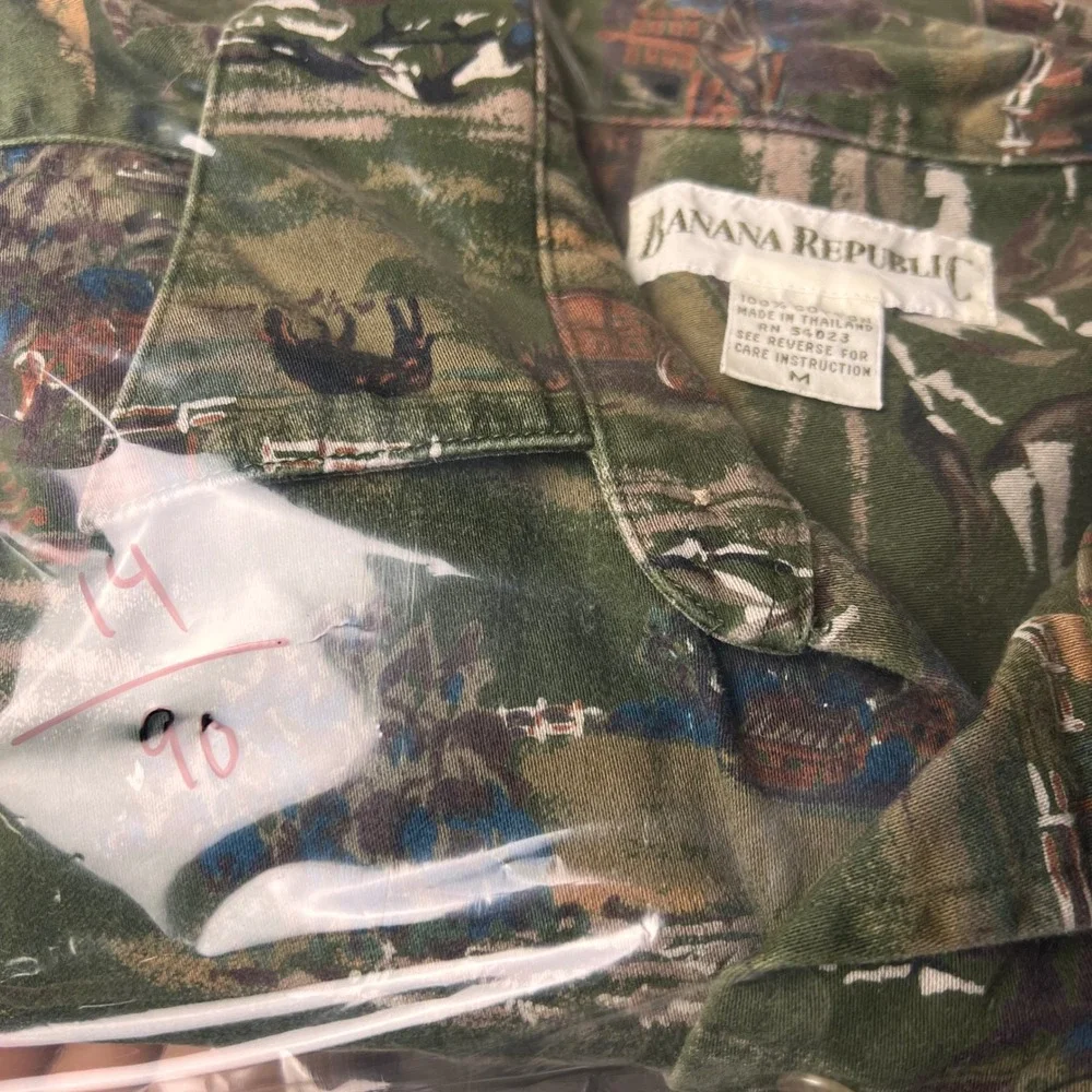 VINTAGE Banana Republic Button Down Mens M Green Scenic Cabin Print Cotton